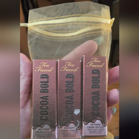 3 Too Faced Cocoa Bold Lipsticks - Buttercream, New In Box - Picture 2 of 3